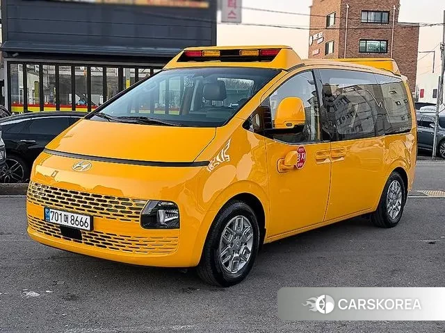 Hyundai Staria 2023 Желтый из Кореи