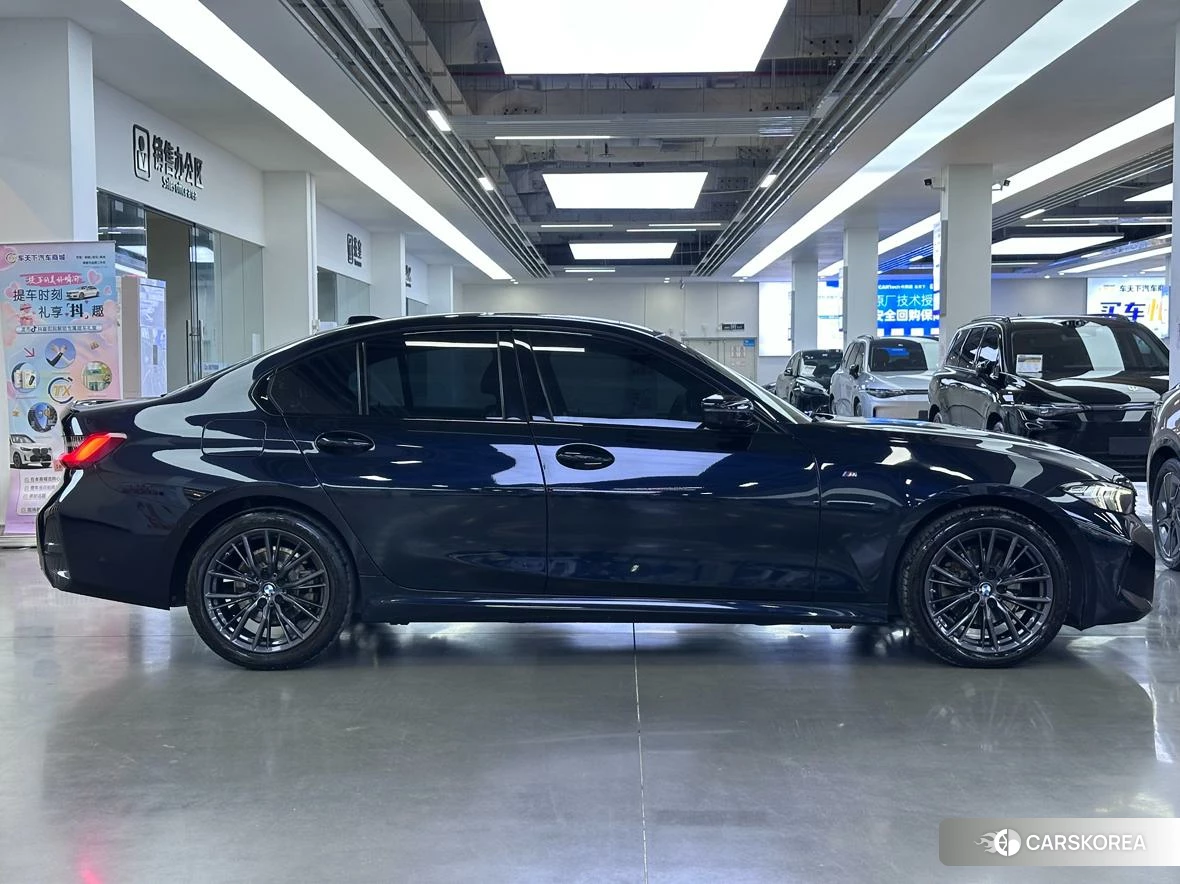 BMW 3 series 2022 Черный из Китая