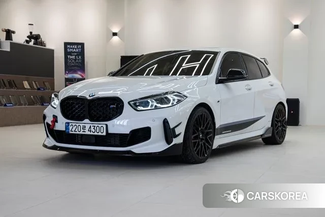 BMW 1 Series (F40) 2024 Белый из Кореи