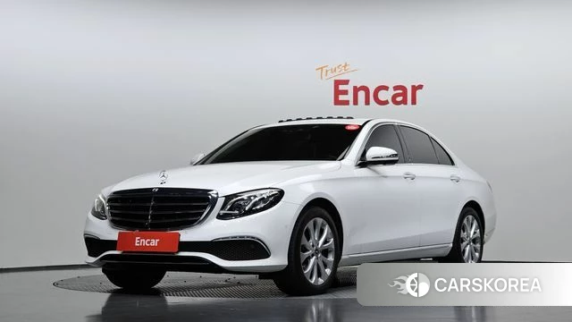 Mercedes-Benz E-Class W213 2018 Белый из Кореи