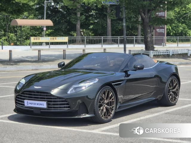Aston Martin DB12 2025 Темно-зеленый из Кореи