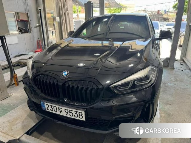 BMW 1 Series (F40) 2024 Черный из Кореи