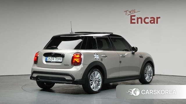 Mini Cooper 2022 Серебристо-серый из Кореи