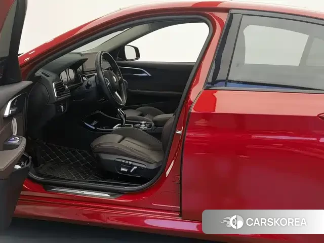 BMW 1 series 2022 Red/purple из Китая
