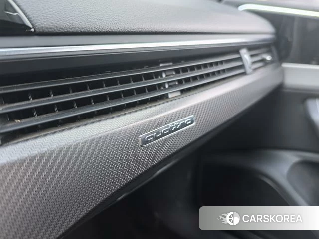Audi A4L 2023 Белый из Китая