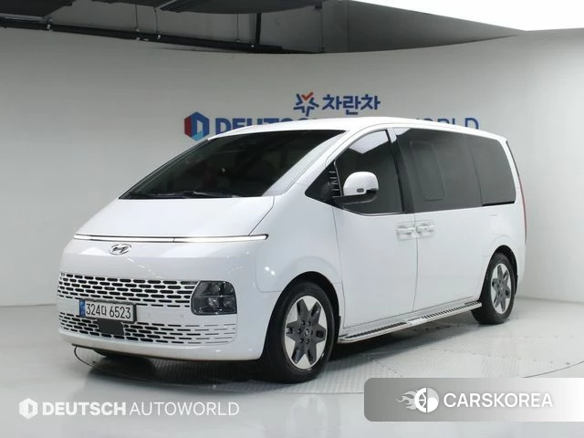 Hyundai Staria 2023 Белый из Кореи