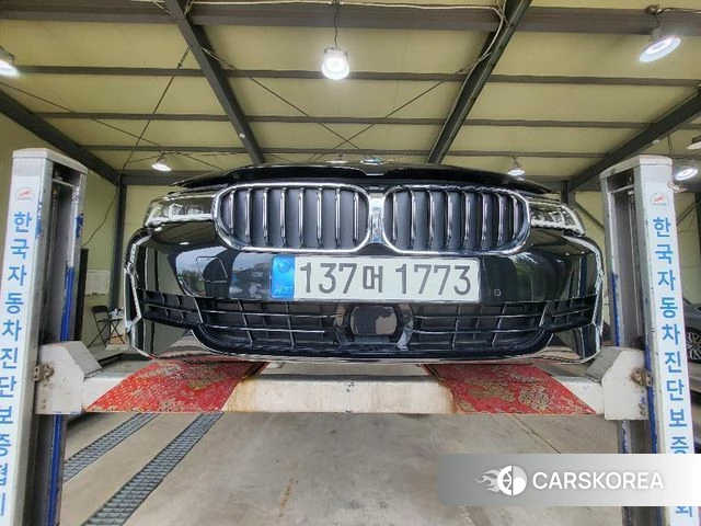 BMW 5 Series (G30) 2022 Черный из Кореи