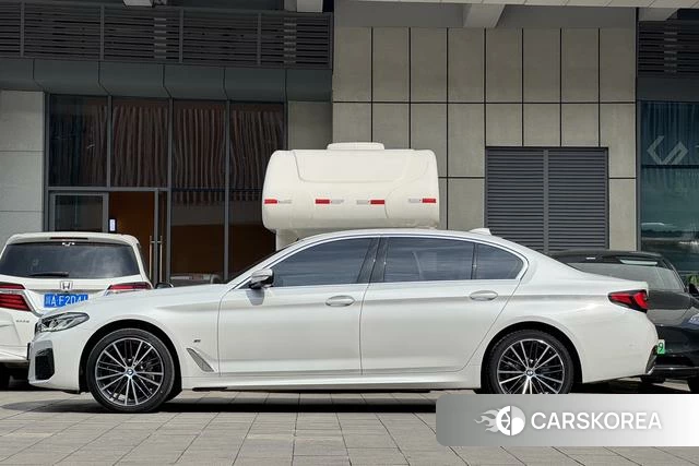BMW 5 series 2022 Белый из Китая