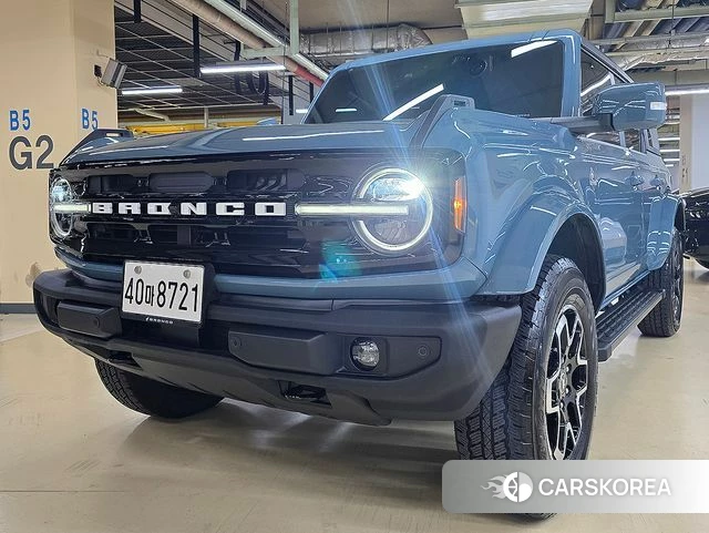 Ford Bronco 6th Generation 2022 Небесно-голубой из Кореи