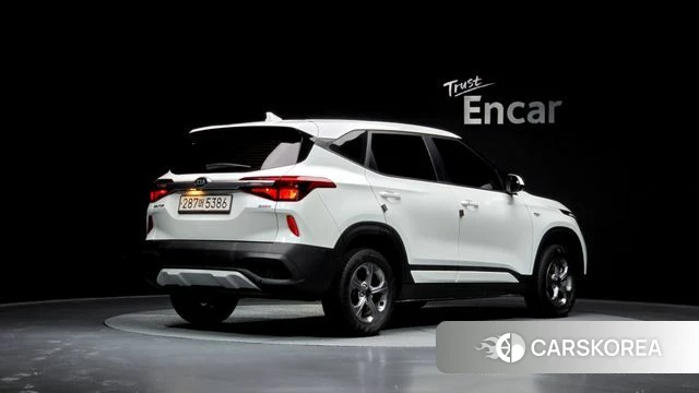 Kia Seltos 2021 Белый из Кореи