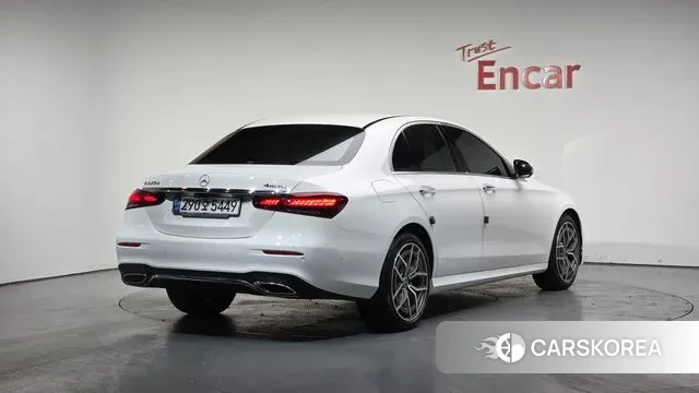 Mercedes-Benz E-Class W213 2020 Белый из Кореи