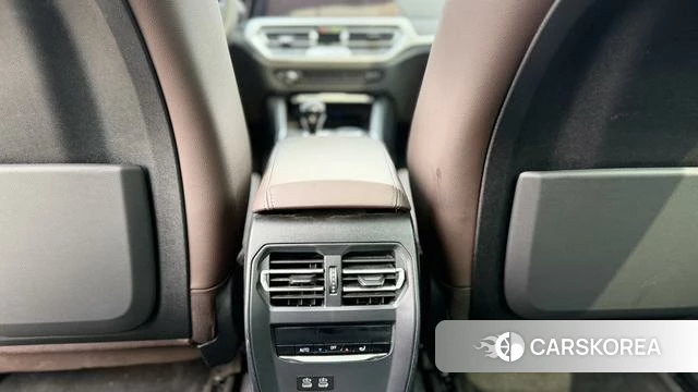 BMW 3 series 2022 Черный из Китая