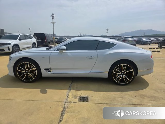 Bentley Continental GT 3rd Generation 2022 Серебряный из Кореи