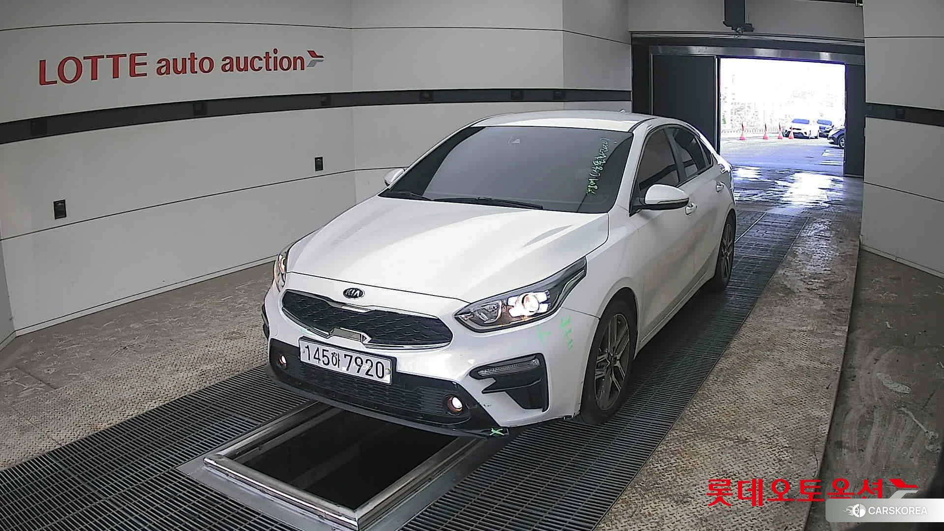 Kia K3 2020 Snow White Pearl из Кореи