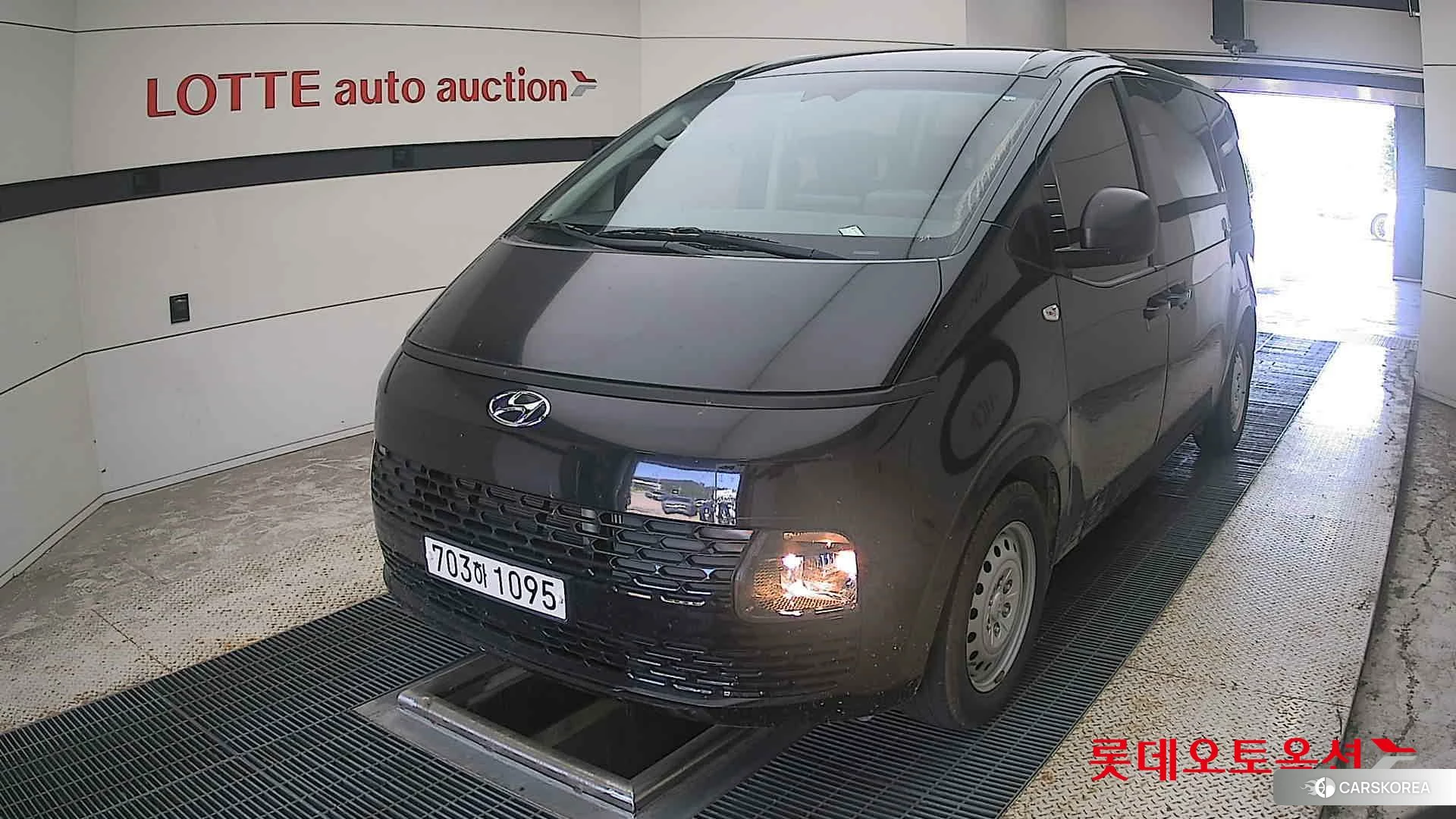Hyundai Staria 2022 Abyss Black Pearl из Кореи