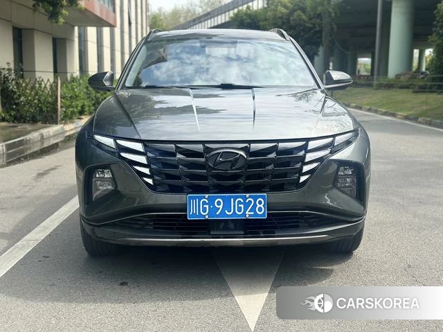 Hyundai Tucson 2023 Темно-серый из Китая