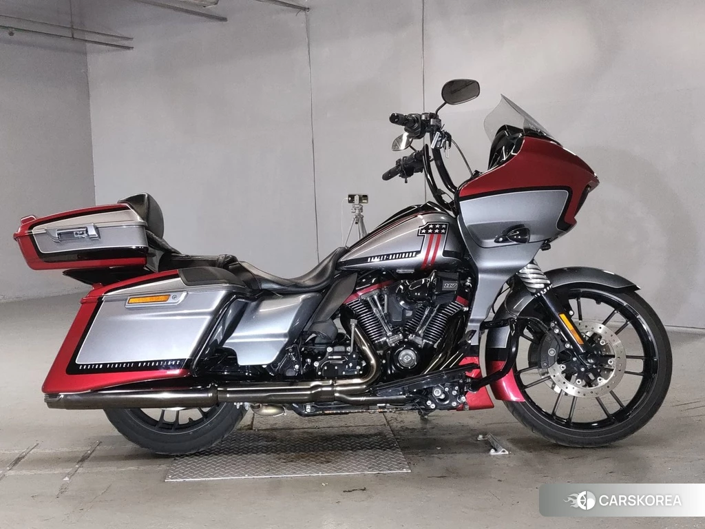 Проданный Harley-Davidson Road Glide FLTRXSE1920CVO 2019 из Японии, фото 2