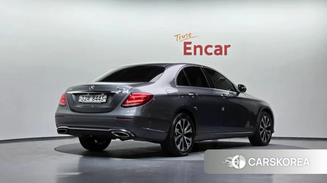 Mercedes-Benz E-Class W213 2018 Серый из Кореи