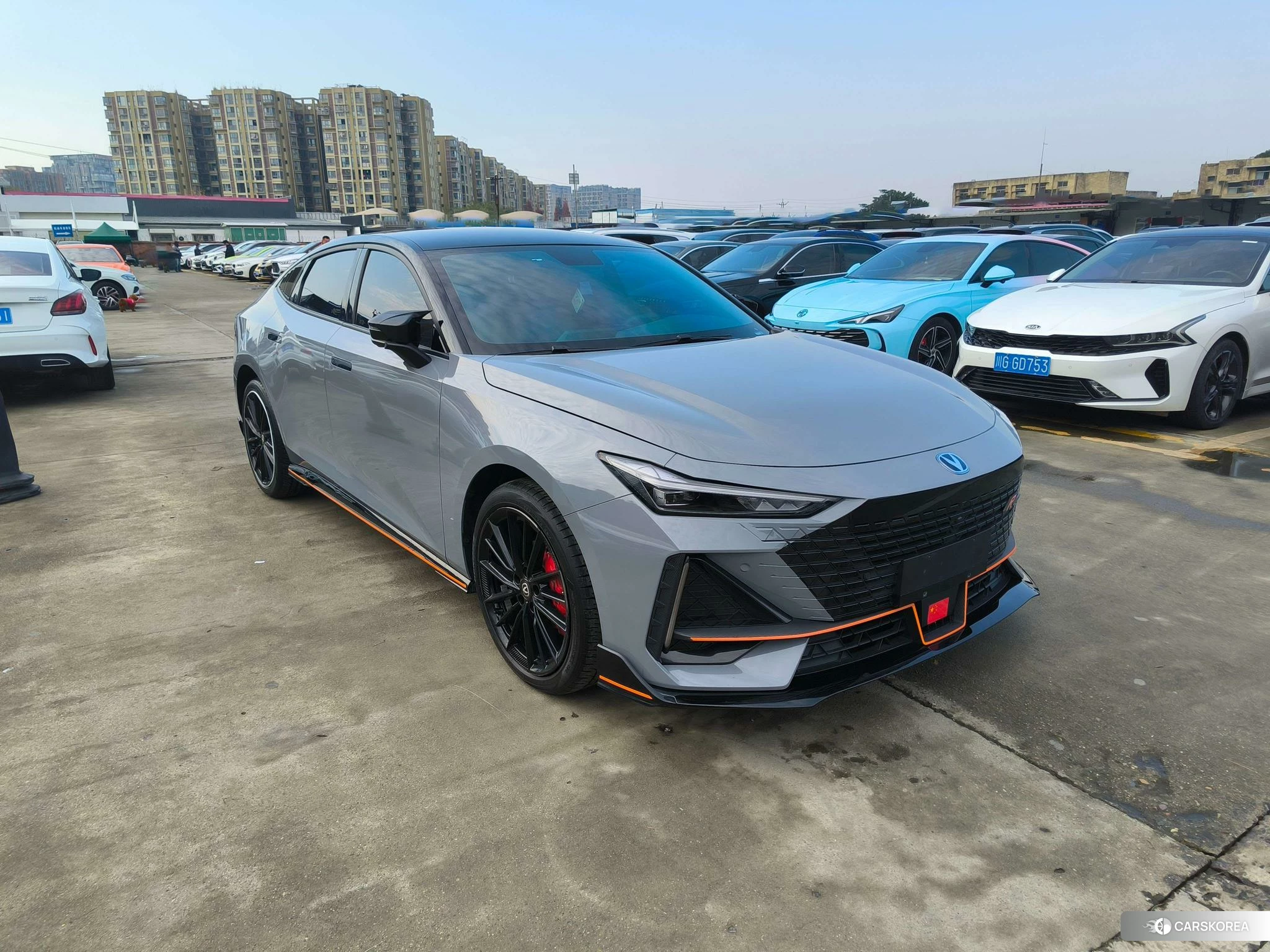 Chang'an UNI-V 2022 Темно-серый из Китая
