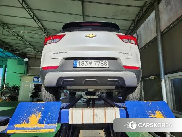 Chevrolet (GM Daewoo) Trailblazer 2023 Белый из Кореи