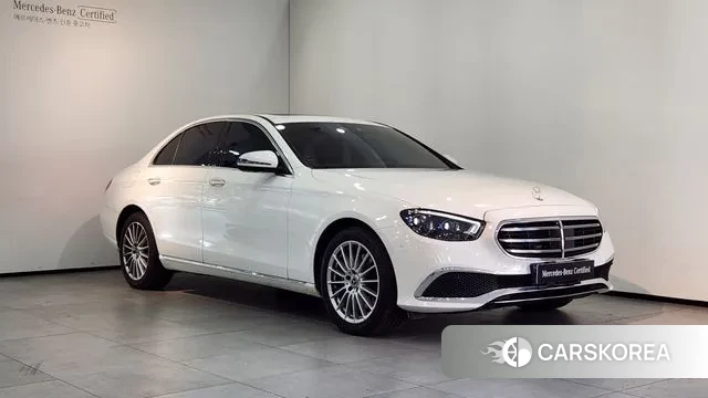 Mercedes-Benz E-Class W213 2022 Белый из Кореи