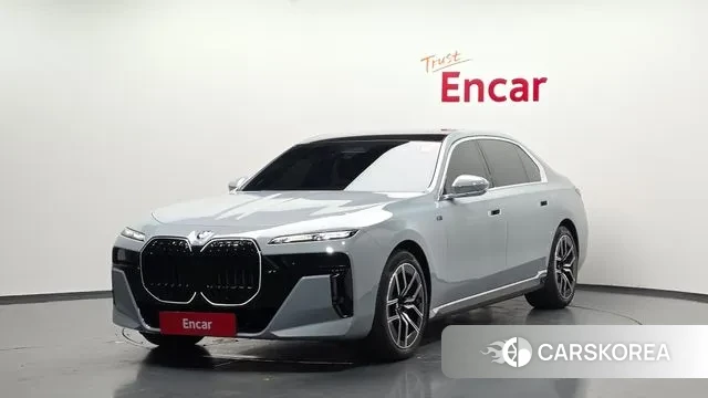 BMW 7 Series (G70) 2023 Серый из Кореи