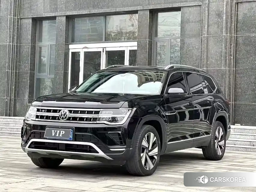 Volkswagen Touareg 2023 Черный из Китая