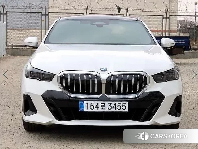 BMW 5 Series (G60) 2025 Белый из Кореи