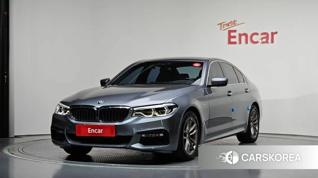 BMW 5 Series (G30) 2018 Серебристо-серый из Кореи