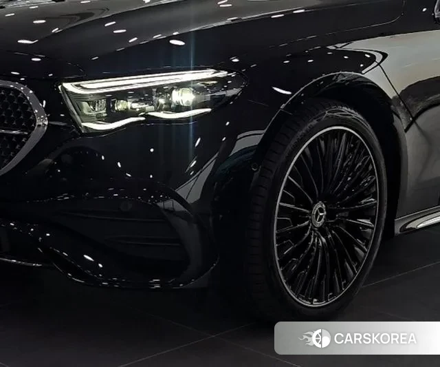 Mercedes-Benz E-Class W214 2025 Черный из Кореи