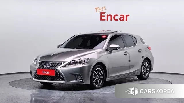 Lexus CT200h 2018 Серебристо-серый из Кореи