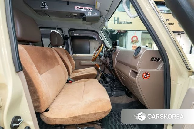 Toyota Land Cruiser 70 Series 2018 Желтый из Китая