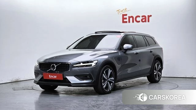 Volvo V60 Cross-Country 2nd Generation 2020 Серый из Кореи