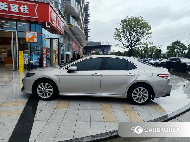 Toyota Camry 2024 Серебристо-серый из Китая