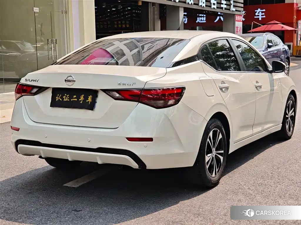 Nissan Xuan Yi 2023 Белый из Китая