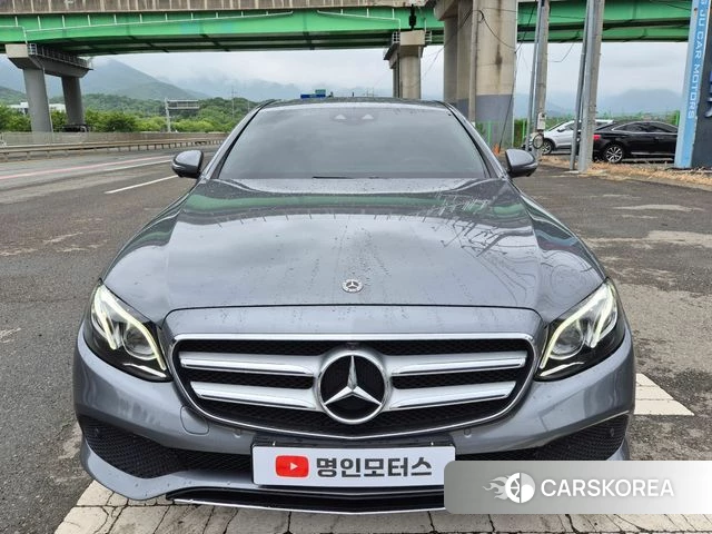 Mercedes-Benz E-Class W213 2018 Серый из Кореи