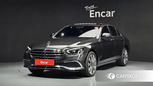 Mercedes-Benz E-Class W213 2023 Серый из Кореи