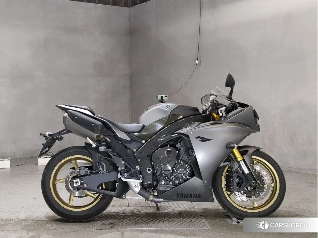 Проданный Yamaha YZF-R1 2013 из Японии
