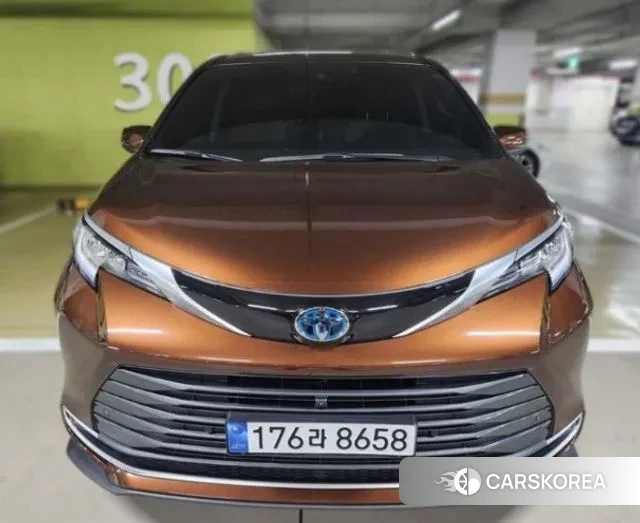 Toyota Sienna 4th Generation 2023 Коричневый из Кореи