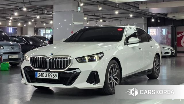 BMW 5 Series (G60) 2025 Белый из Кореи
