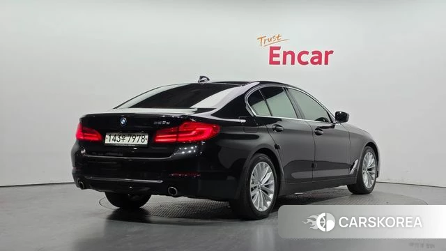 BMW 5 Series (G30) 2020 Черный из Кореи