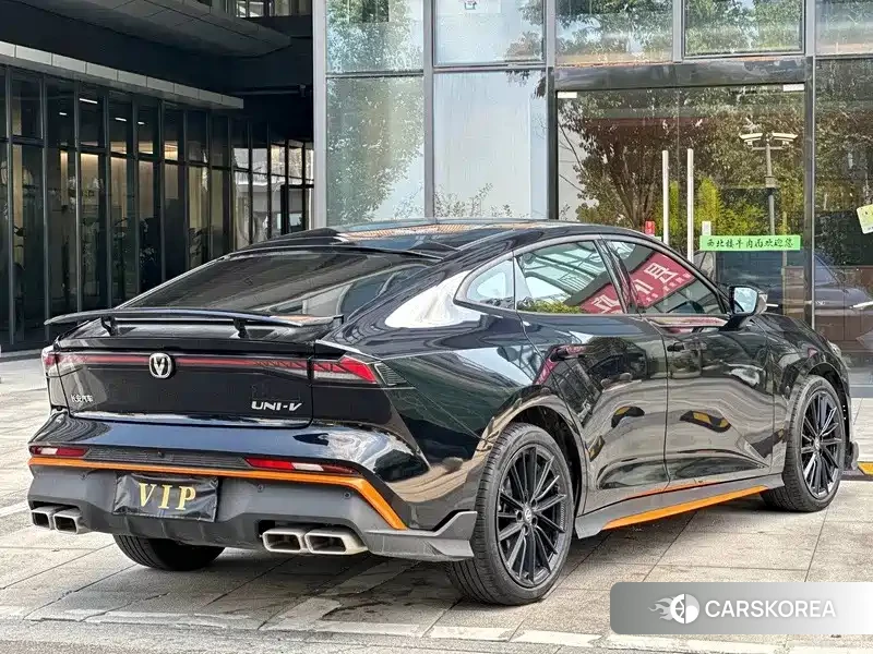 Chang'an UNI-V 2025 Silver/gray из Китая