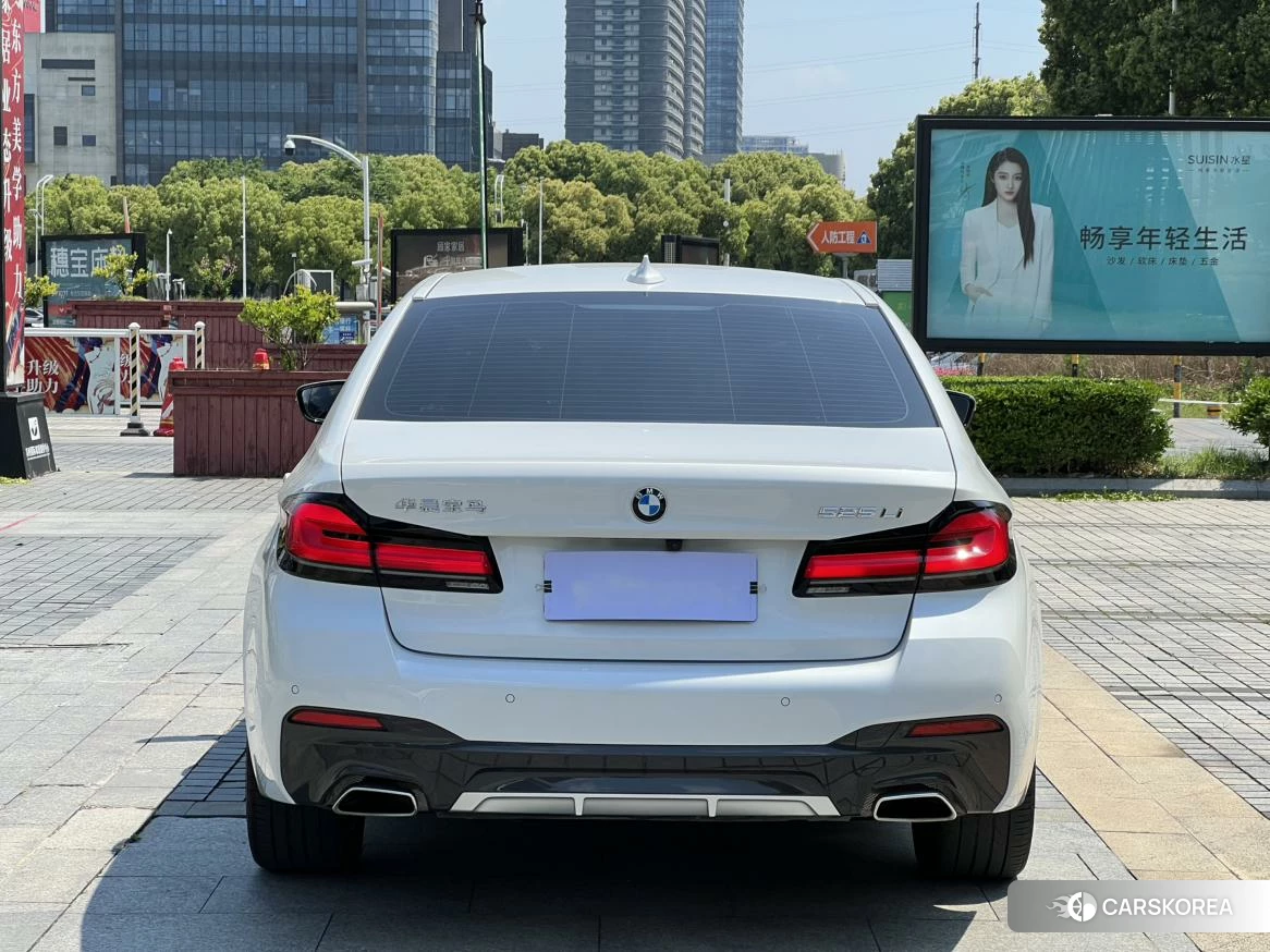 BMW 5 series 2022 Белый из Китая