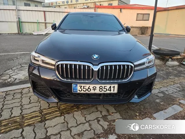 BMW 5 Series (G30) 2021 Черный из Кореи