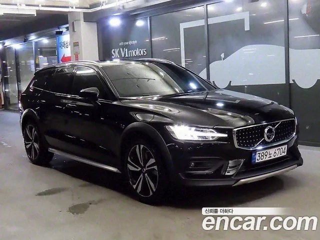 Volvo V60 Cross-Country 2nd Generation 2019 Черный из Кореи