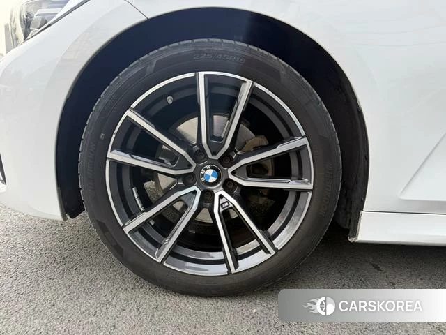 BMW 3 series 2021 Белый из Китая