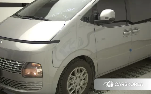 Hyundai Staria 2022 Серебристо-серый из Кореи