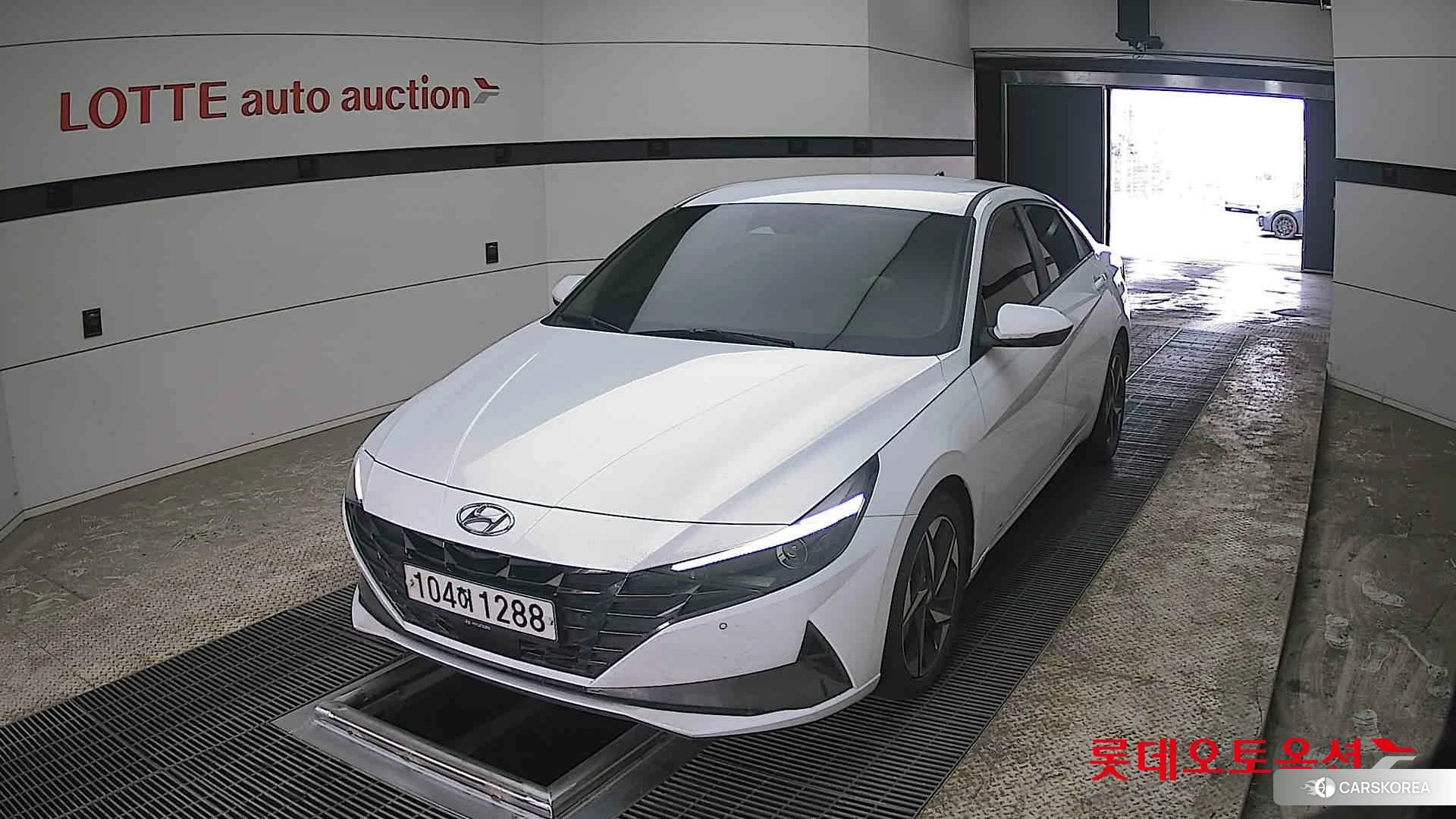 Hyundai Avante 2021 Polar White из Кореи