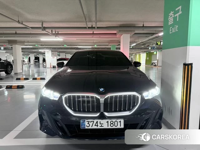 BMW 5 Series (G60) 2025 Черный из Кореи