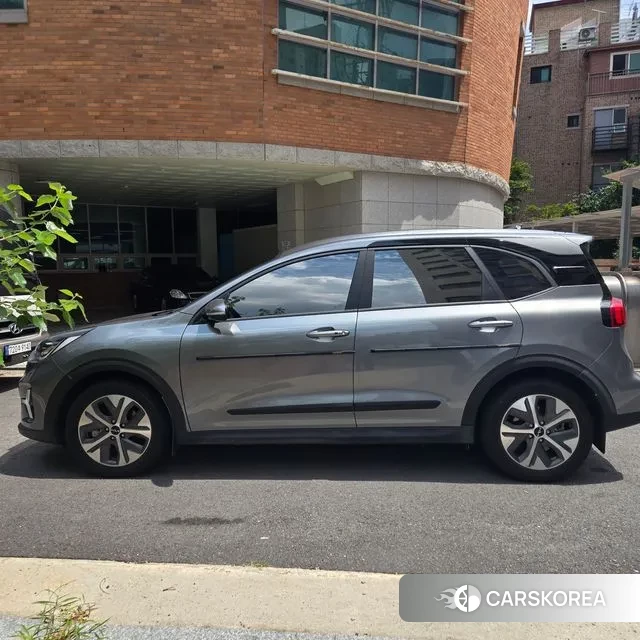 Kia Niro Plus 2022 Серый из Кореи